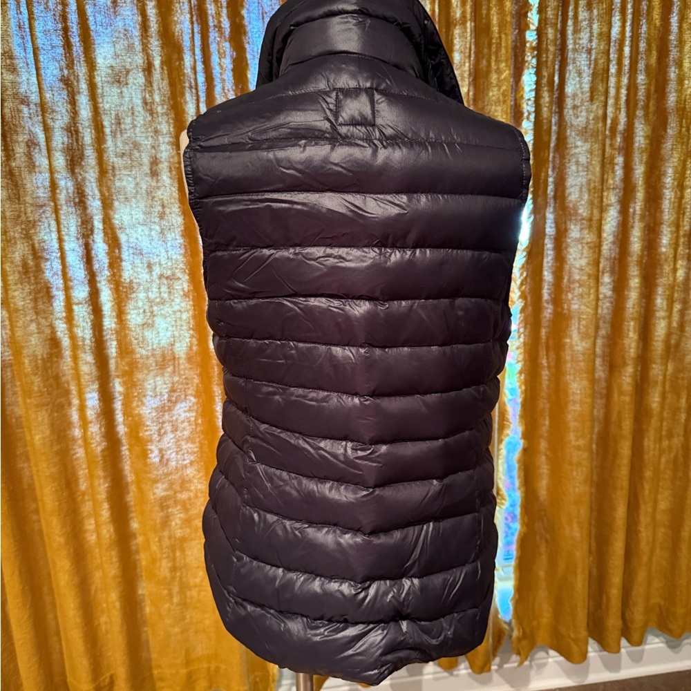 GAP Puffer Vest - Picture 3 of 10